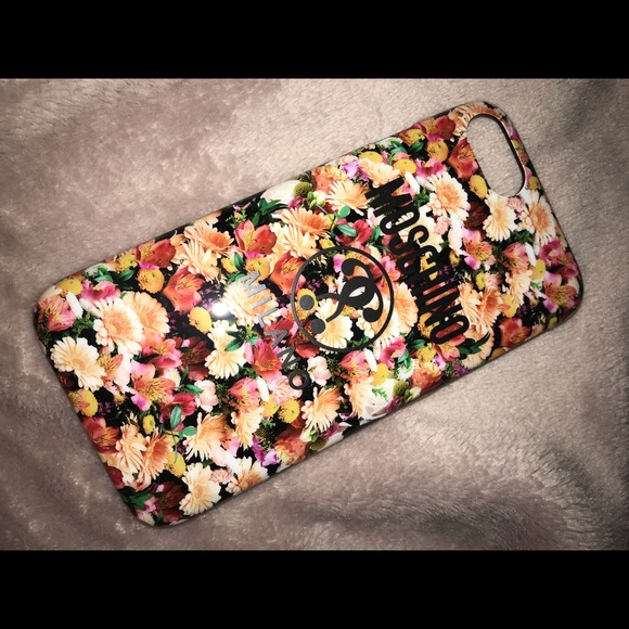 COPY - MOSCHINO iPhone 6/7 Phone Case